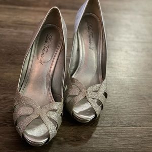 Silver heels very nice for weddings or a special occasion.